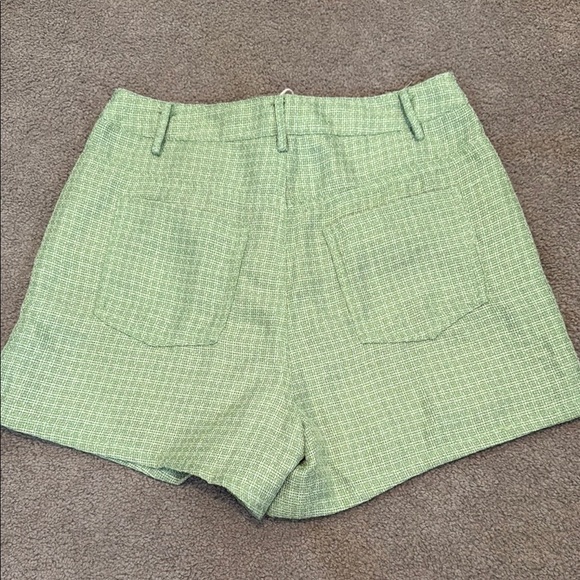 Le Lis High Waist Green Shorts with Tailored Look - Picture 3 of 8